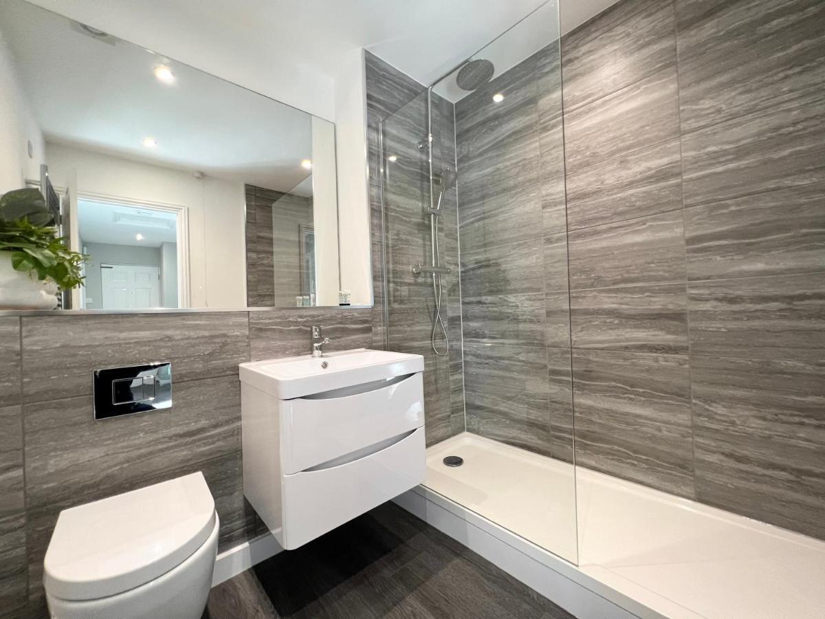 Urban Living's The Hopkins, Beautiful With Private Parking Appartement *
