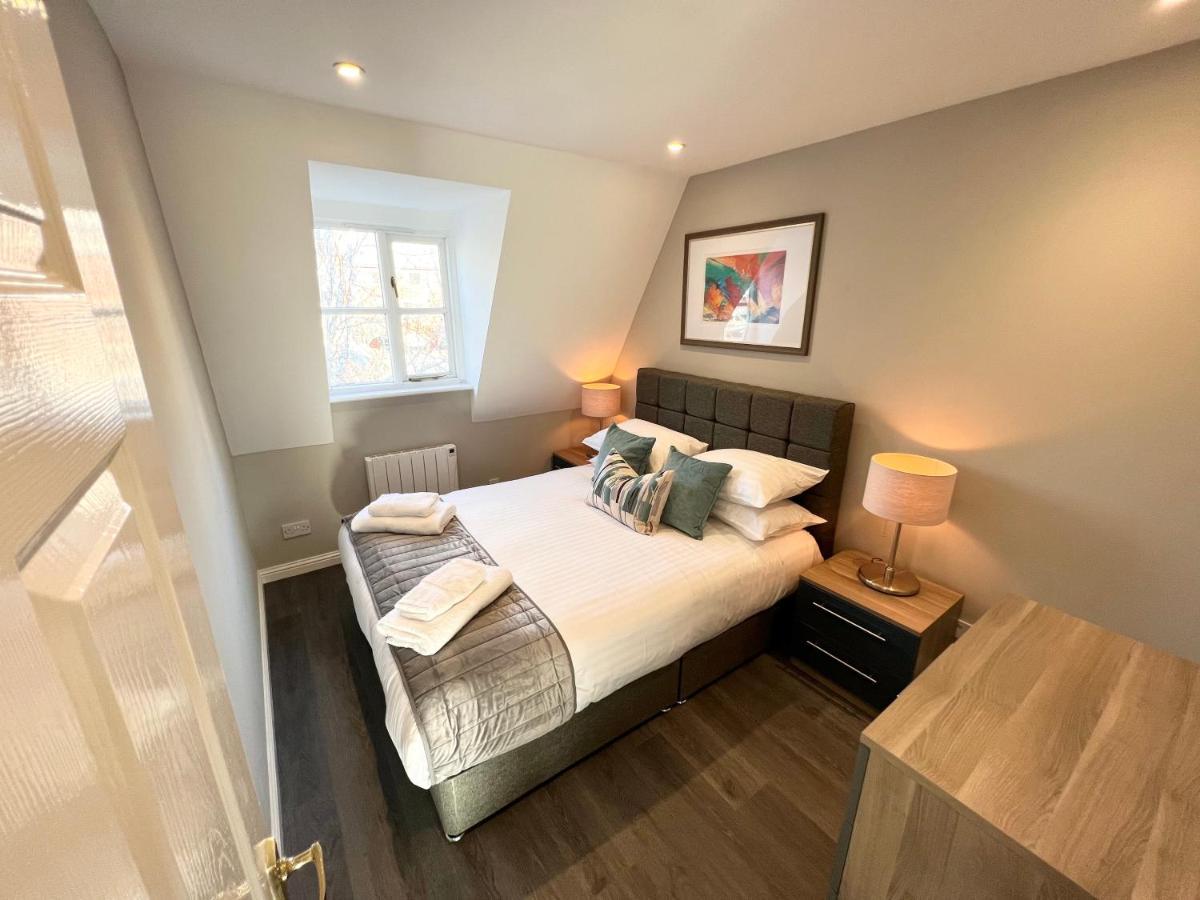Urban Living's The Hopkins, Beautiful With Private Parking