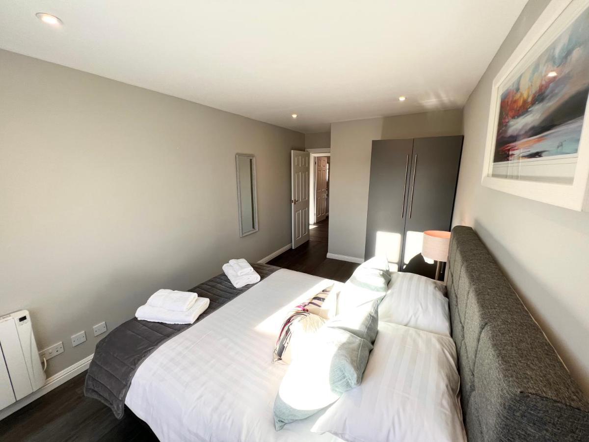 Urban Living's The Hopkins, Beautiful With Private Parking